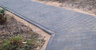 Укладка тротуарной плитки на основание в Архангельске в октябре