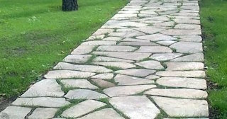 Профессиональная укладка камня на дорожки в Архангельске в октябре