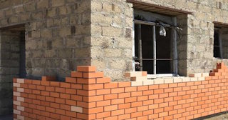 Профессиональная облицовка цоколя дома в Архангельске в октябре
