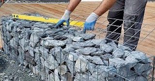 Устройство подпорной стенки из габионов в Архангельске в октябре